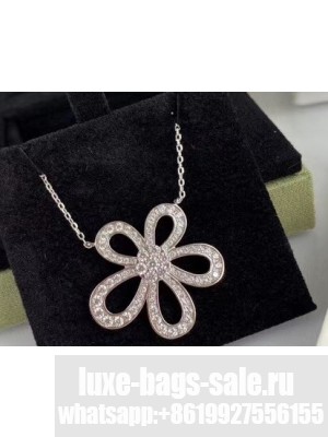 Van Cleef & Arpels Flowerlace Pendant Nacklace