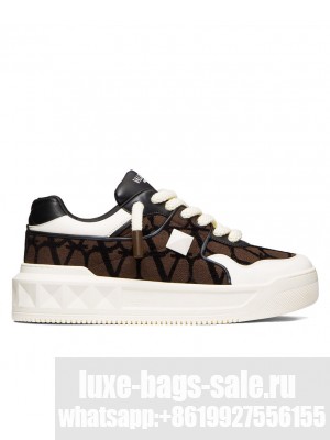Valentino Unisex One Stud Xl Low-Top Sneaker Dark Coffee