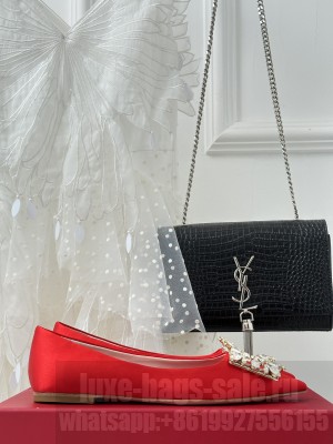 Roger Vivier Crystal buckle in Satin flat