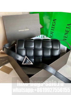 Bottega Veneta Padded Cassette Shoulder Bag 26cm Calfskin Leather Silver Hardware Fall/Winter 2020 Collection, Black