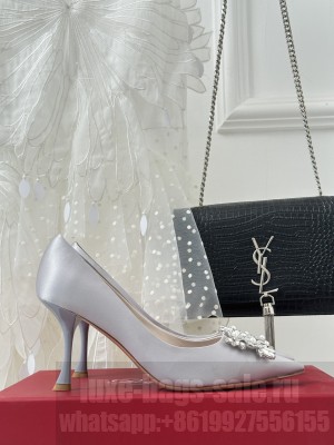 Roger Vivier Flower Strass Buckle 8.5cm Pumps in Satin gray