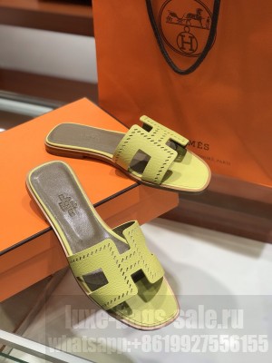 Hermes Oran Flat slippers in epsom leather 03 2021 Collection