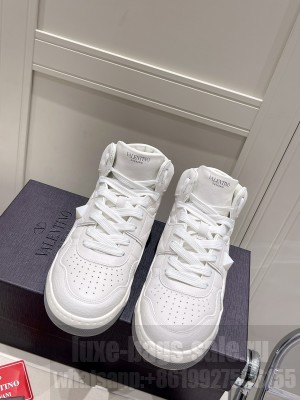VALENTINO MID-TOP ONE STUD SNEAKERS 2022 COLLECITON 08