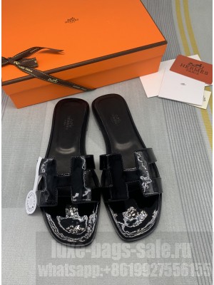 Hermes Oran Patent Calfskin Flat Slide 107 Sandals 2022 Collection