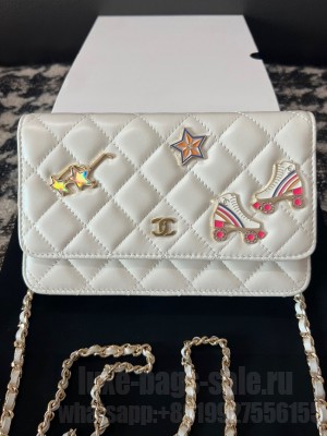 Chanel CLASSIC WALLET ON CHAIN AP0250 white