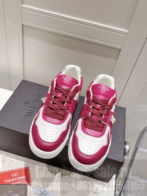 Valentino Garavani ONE STUD Low-Top Nappa Sneaker 2022 collection 04