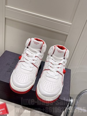 VALENTINO MID-TOP ONE STUD SNEAKERS 2022 COLLECITON 05