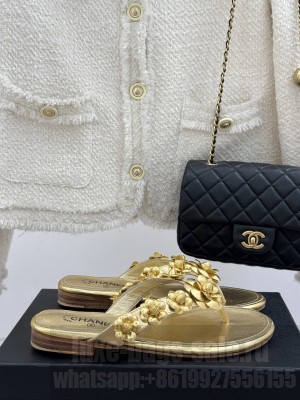 Chanel flat Camellia flip-flops gold 2025
