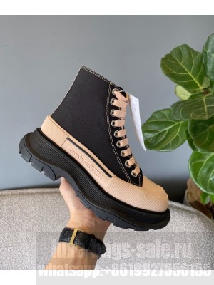 Alexander McQueen                                                                                        Tread Slick Lace up boot sneaker pink