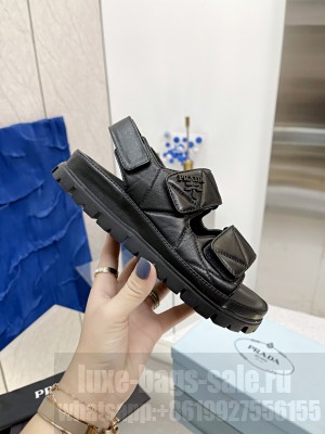 Padded Calfskin 20mm Upper with metal lettering logoleather Black sandals