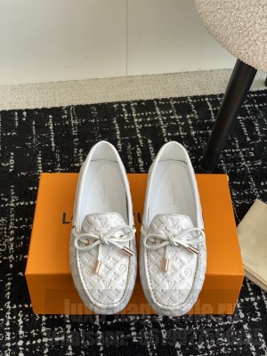 Louis Vuitton Women's Gloria Flat Loafer 05