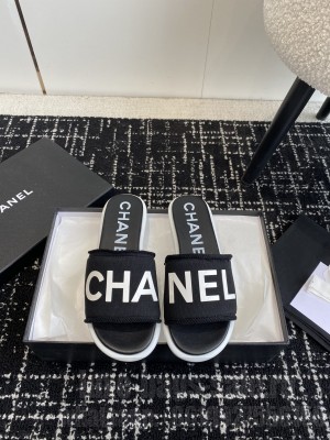 Chanel CC Logo Fabric Slide Mule 2024 018