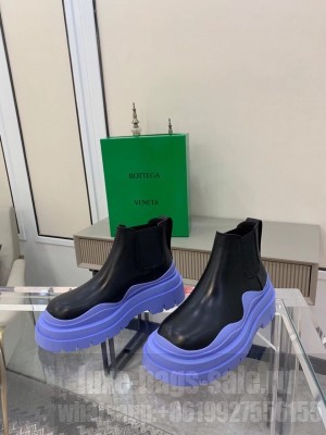 Bottega Veneta Chunky Sole Tire Ankle Boots Calfskin Leather Spring/Summer 2021 Collection, Black/Lavender