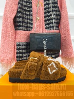 Louis Vuitton Shearling Flat Slide Sandals 2023 04