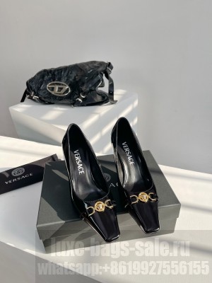 Versace Medusa patent leather square toe Pumps Black
