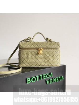 Bottega Veneta Vanity Case On Strap 789109 green