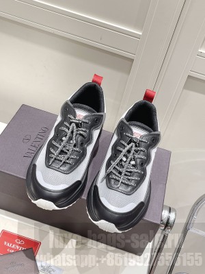 VALENTINO UNISEX CHUNKY V-LOGO SHEGOES SNEAKERS 2022 COLLECITON 03