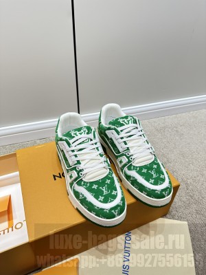 Louis Vuitton Unisex LV Trainer Sneakers 2023 01