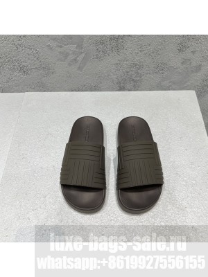 BOTTEGA VENETA Unisex Rubber Slider Flat Slide Sandals Coffee