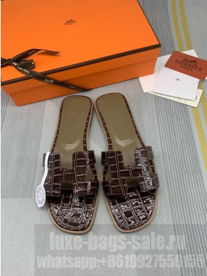 Hermes Oran Stone Embossed Leather Flat Slide Sandals 0103 2022 Collection