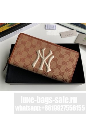 Gucci Zip Around Wallet with NY Yankees™ Patch 547791 Beige 