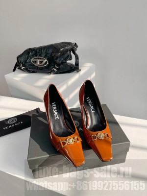 Versace Medusa patent leather square toe Pumps Orange