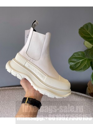 Alexander McQueen                                                                                        Tread Slick Lace up boot sneaker white