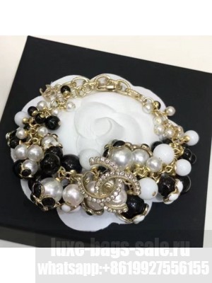 Chanel Pearl Bracelet AB5704 Black/White Spring/Summer 2021 Collection