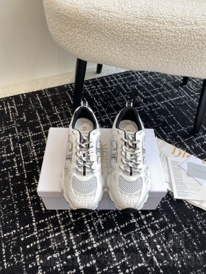 Dior Chrono Sneaker 2024 01