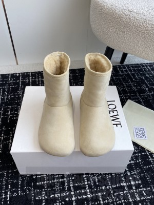 Loewe Lago boot in suede and shearling Cream