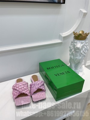 Bottega Venta Flat sandals with twisted Intrecciato raffia strap blossom 2021 Collection