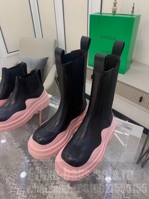 Bottega Veneta Chunky Sole Tire Boots Calfskin Leather Spring/Summer 2021 Collection, Black/Light Pink