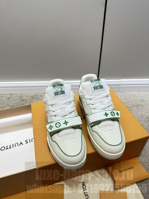 Louis Vuitton Unisex LV Trainer Sneakers 2023 08