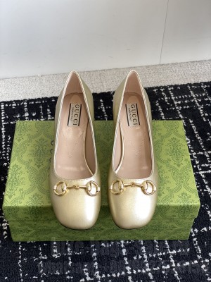 Gucci Women's Low heel Pump with Horsebit Gold