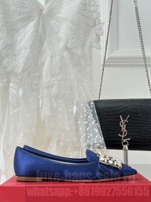 Roger Vivier Crystal buckle in velvet flat Nvay