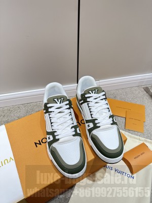 Louis Vuitton Unisex LV Trainer Sneakers 2023 030
