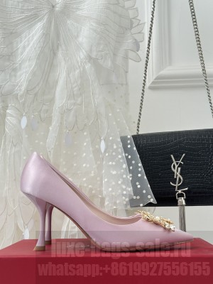 Roger Vivier Flower Strass Buckle 8.5cm Pumps in Satin light pink