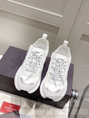 VALENTINO UNISEX CHUNKY V-LOGO SHEGOES SNEAKERS 2022 COLLECITON 08
