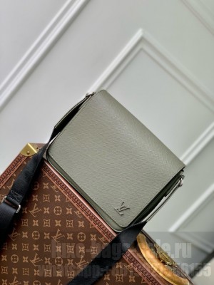 Louis Vuitton District PM M30851 Khaki Green