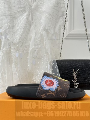 Louis Vuitton Unisex Waterfront Flat Slide Sandals 03