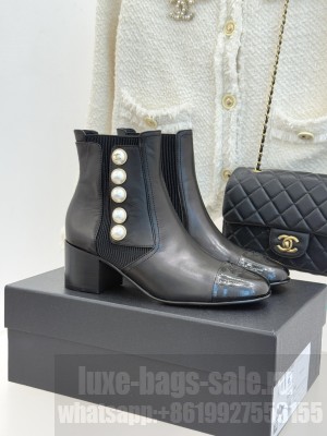 Chanel 5cm Lambskin & patent leather with pearls Ankle Boot black