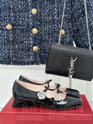 Roger Vivier Crystal Bouquet Flowers Strass Babies Ballerinas in Patent Leather Black