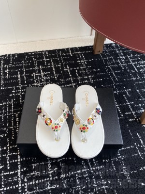Chanel Tweed Flat Thong Slide G46304 Sandals with Charm white 2025