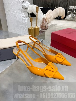 VALENTINO VLOGO SIGNATURE PATENT LEATHER SLINGBACK PUMP 40MM ORANGE 2021 Collection