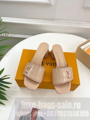 Louis Vuitton Shake Slide Sandals 5.5cm in Beige Patent Leather with LV Twist 2023 013