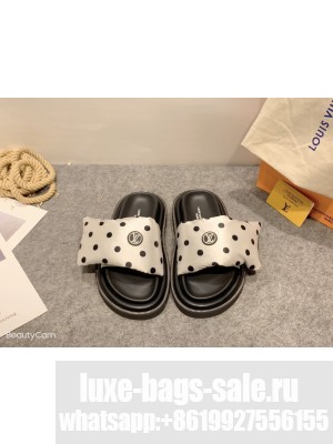 Louis Vuitton 1A98GU Pool pillow comfort white