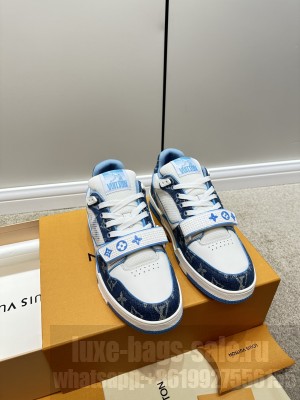 Louis Vuitton Unisex LV Trainer Sneakers 2023 07