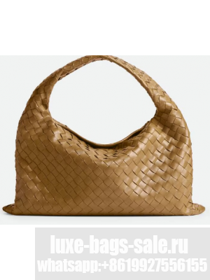 Bottega Veneta Hop Shoulder bag with Intrecciato craftsmanship in calf leather 796262 Dark praline