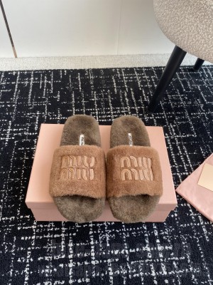 Miu Miu Shearling Slide 02