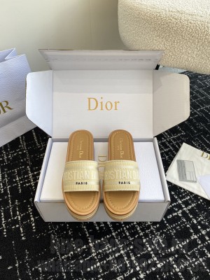 Dior Dioriviera Dway Platform Slide Natural Raffia and Beige Embroidered Cotton